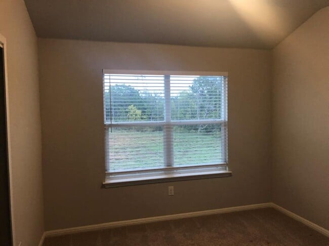 Building Photo - 3504 Blazeby Dr