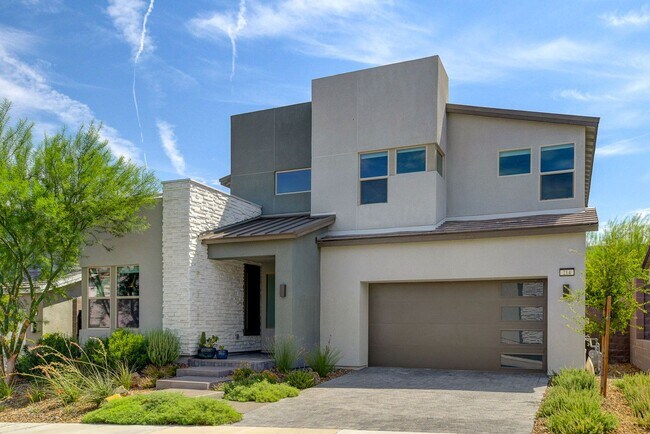 Building Photo - Amazing 2 story home in beautiful Tri Poin...