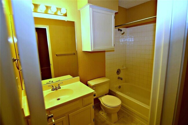 Building Photo - 3105 Blazing Star Trail