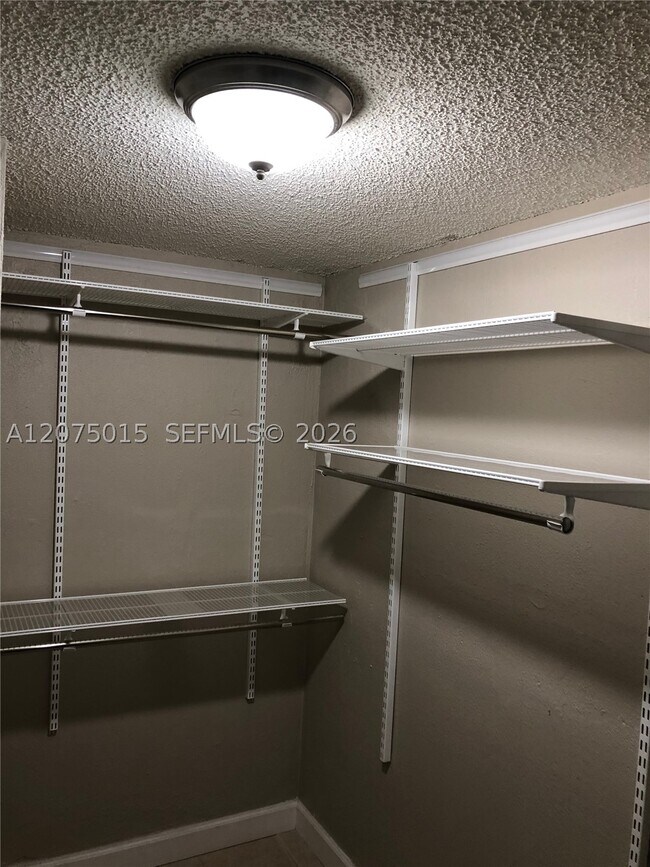 Building Photo - 1300 NE Miami Gardens Dr