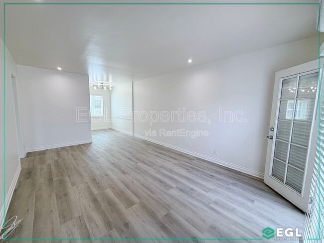 Building Photo - 250 N Cordova St