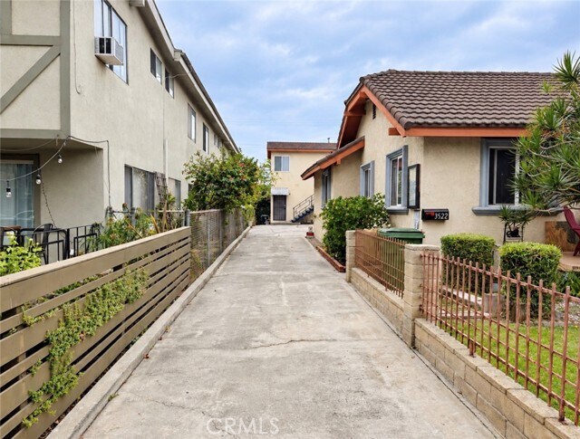 Building Photo - 3522 Garden