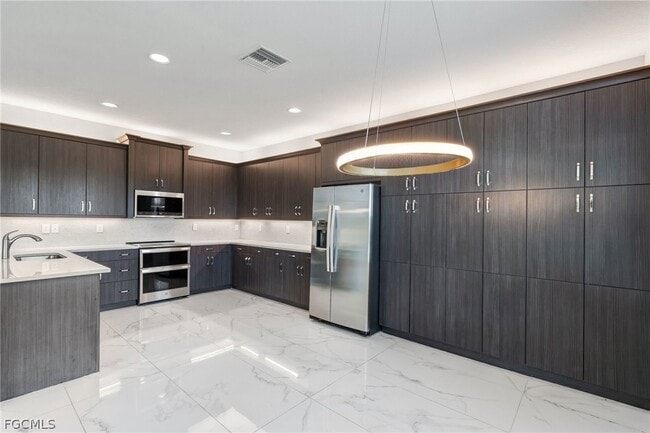 Building Photo - 11604 Meadowrun Cir