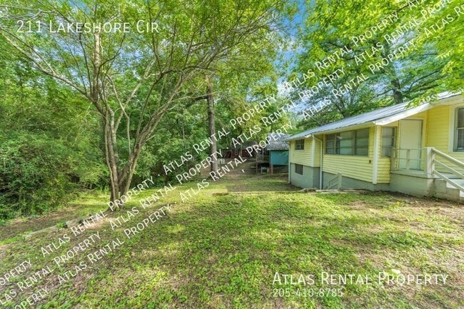 Building Photo - 211 Lakeshore Cir