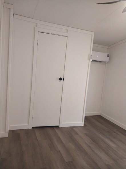 Building Photo - 315 Old Valley Rd