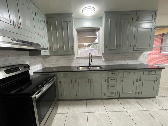 Building Photo - Anderson Island Remodeled Beauty! Hurry Wont Last Long!