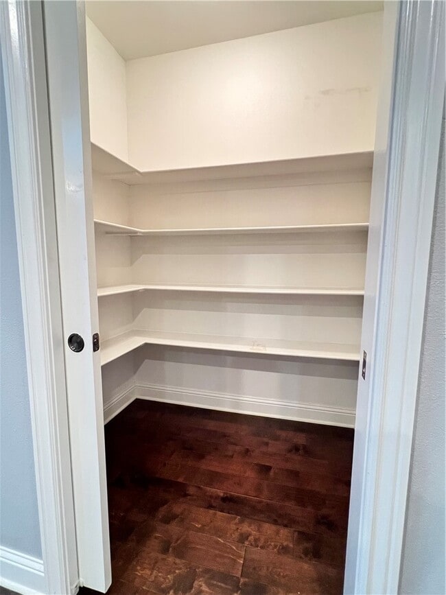 Building Photo - 2007 S Dixieland Rd