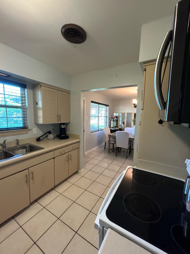 Building Photo - 11341 Dalron Dr
