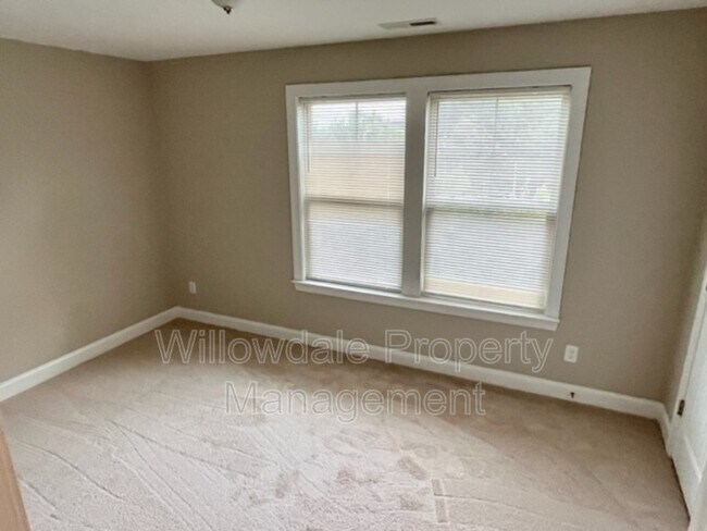 Building Photo - 525 Portstewart Dr