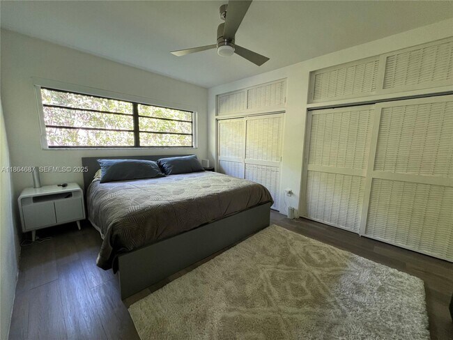 Building Photo - 2062 NE 121st Rd