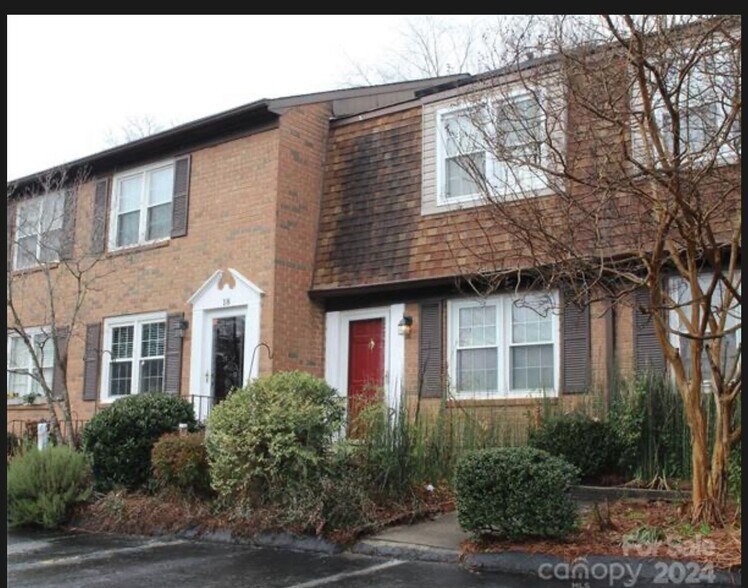 Primary Photo - 911 Nottingham Dr