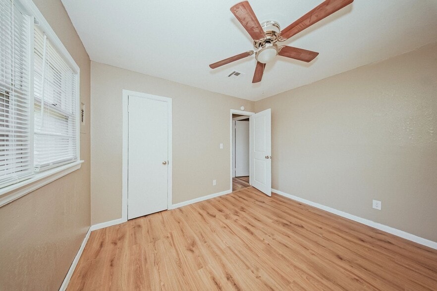 Building Photo - 2610 NW Lindy Ave