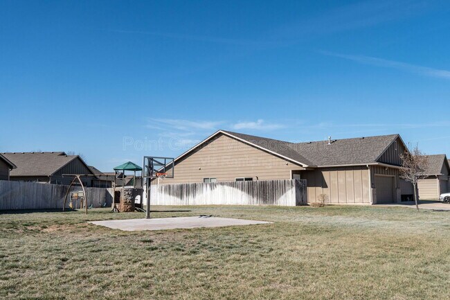 Building Photo - 3412 E Aster St