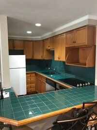 Building Photo - 79 Fountain Ln