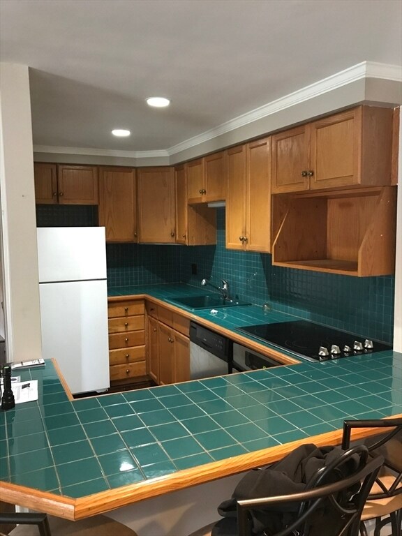 Primary Photo - 79 Fountain Ln