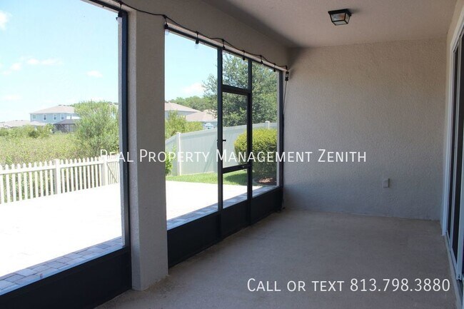 Building Photo - 33163 Sand Creek Dr