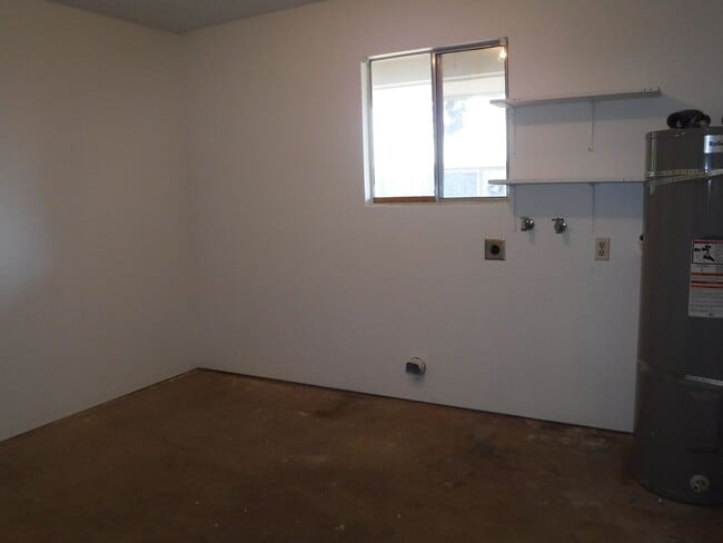 Building Photo - Z1TWIL