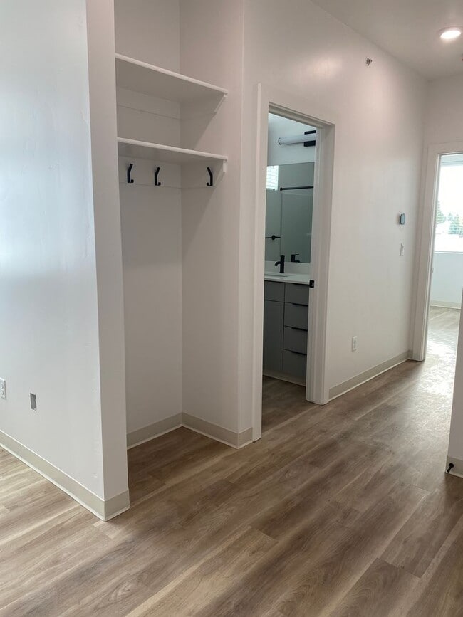 Building Photo - Driggs - New Flats at Teton Peaks Unit 204