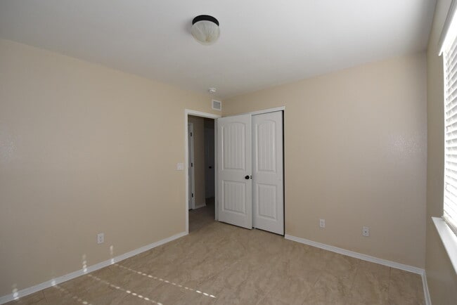 Building Photo - 704 Lt Joe Magallanes Rd