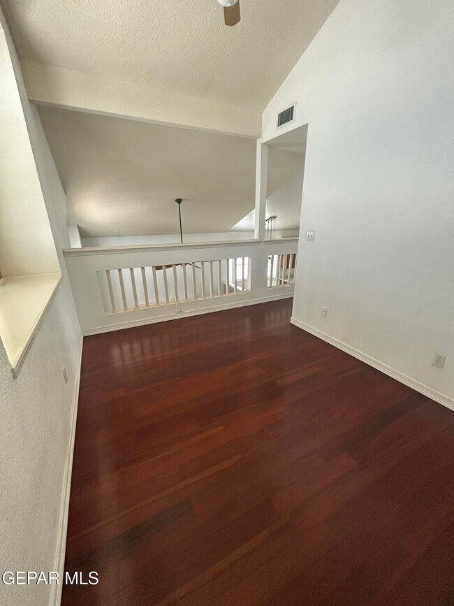 Building Photo - 7464 Plaza Taurina Dr