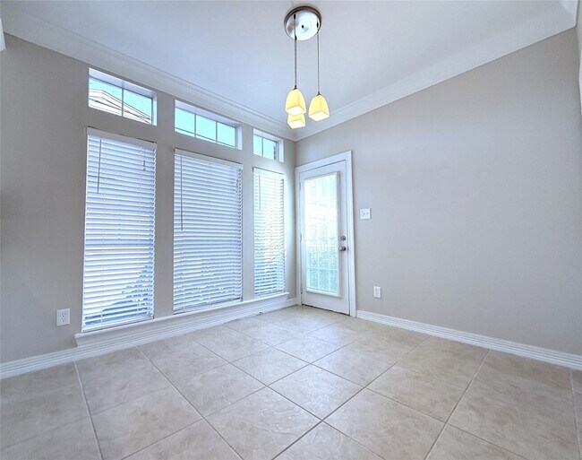 Building Photo - 1963 Peden St