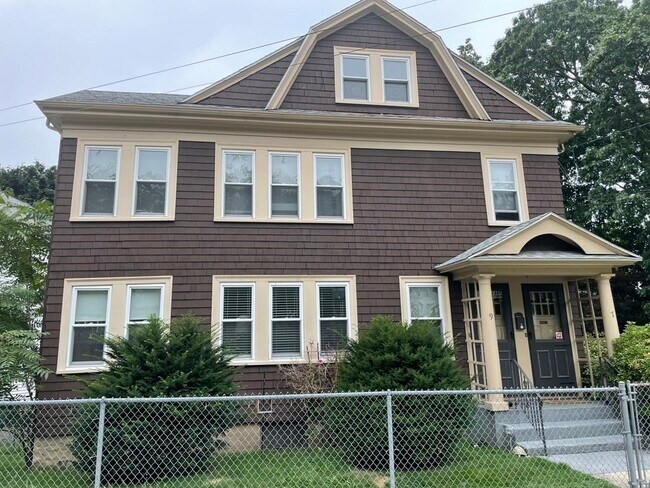 Building Photo - 9 Herbertson Rd