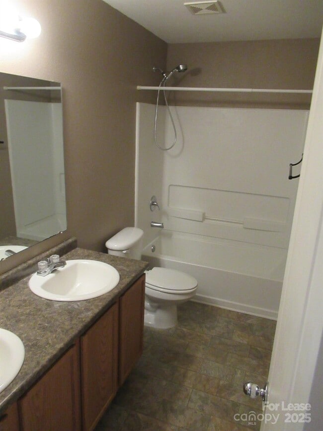 Building Photo - 122 Anastasia Ln