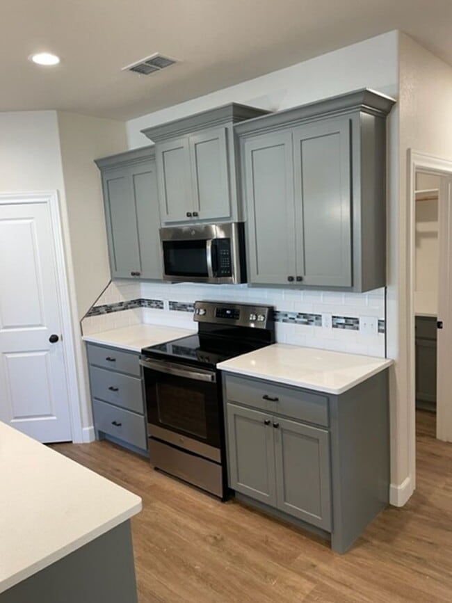 Building Photo - 7339 Mountain View Rd