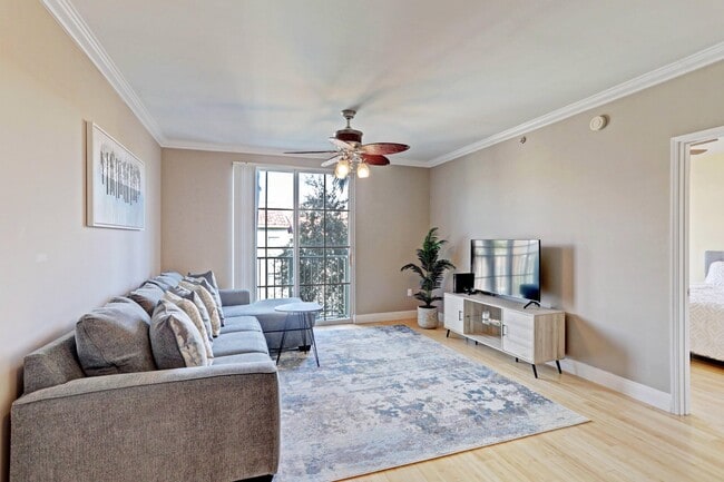 Building Photo - 630 S Sapodilla Ave