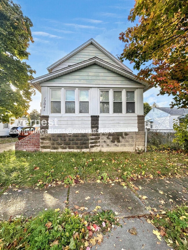 Building Photo - 12041 Belden Ave