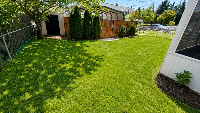 Building Photo - 7261 Bridgewood Dr
