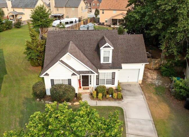 Building Photo - 2044 Shoreline Dr
