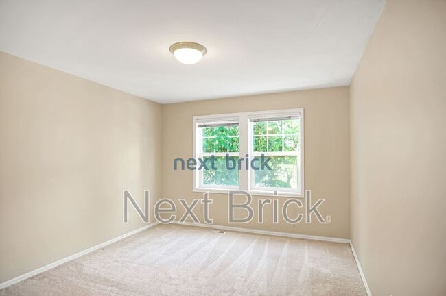 Building Photo - 11210 Slater Ave NE