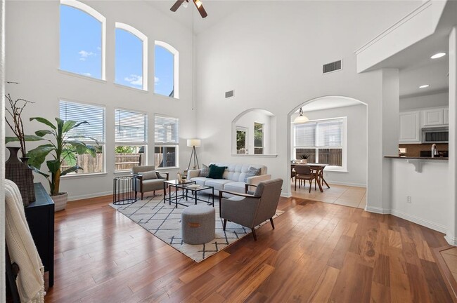 Building Photo - 3664 Rosalina Loop