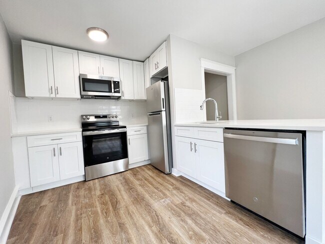 Building Photo - 193-197-197 E Lancaster Ave