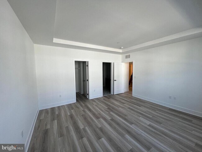 Building Photo - 8106 Donatello Dr