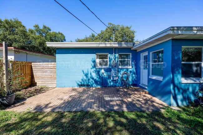 Building Photo - 1028 Canovia Ave