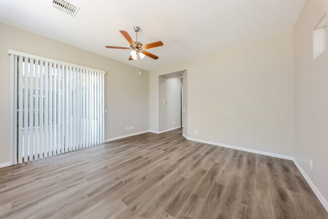 Building Photo - 1812 E South Mountain Ave