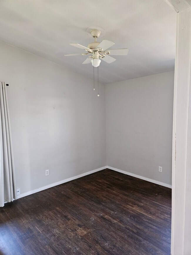 Building Photo - 914 16th St