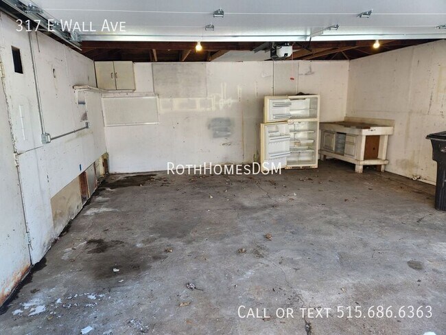 Building Photo - 317 E Wall Ave