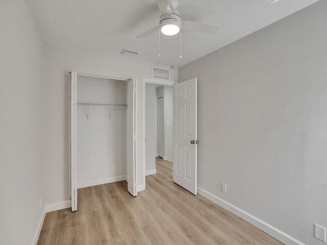 Building Photo - 8503 NW 35th Ct