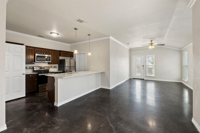 Building Photo - 917 Ramblewood St