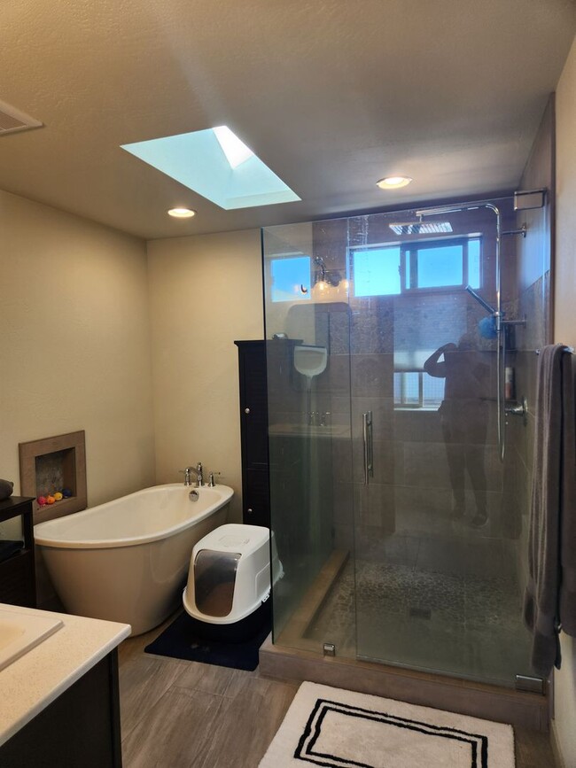 Building Photo - COMING SOON - Lovely Talent home - Can be ...