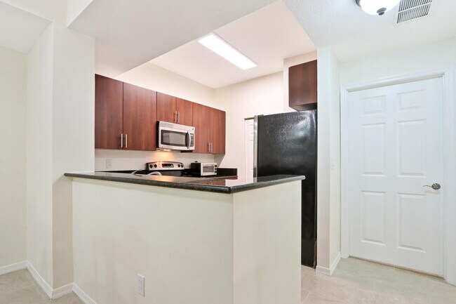 Building Photo - 4905 Midtown Ln