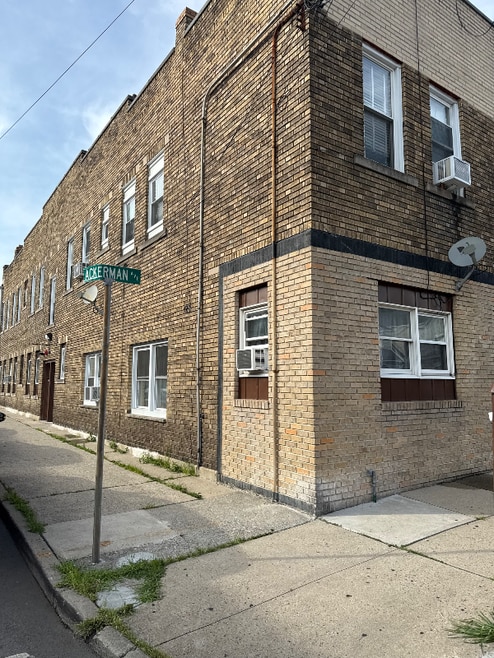 Building Photo - 190 Ackerman Ave