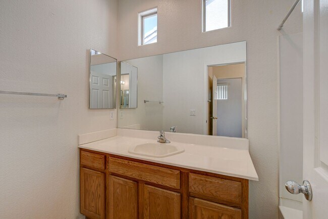 Building Photo - 6724 Donna St