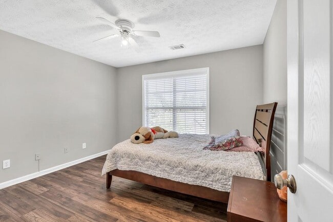 Building Photo - 1500 Highland Farm Dr