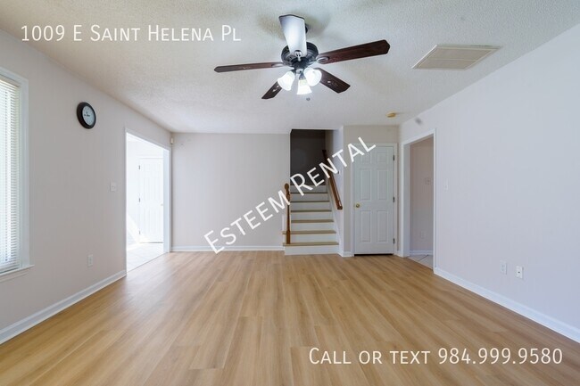 Building Photo - 1009 E St Helena Pl