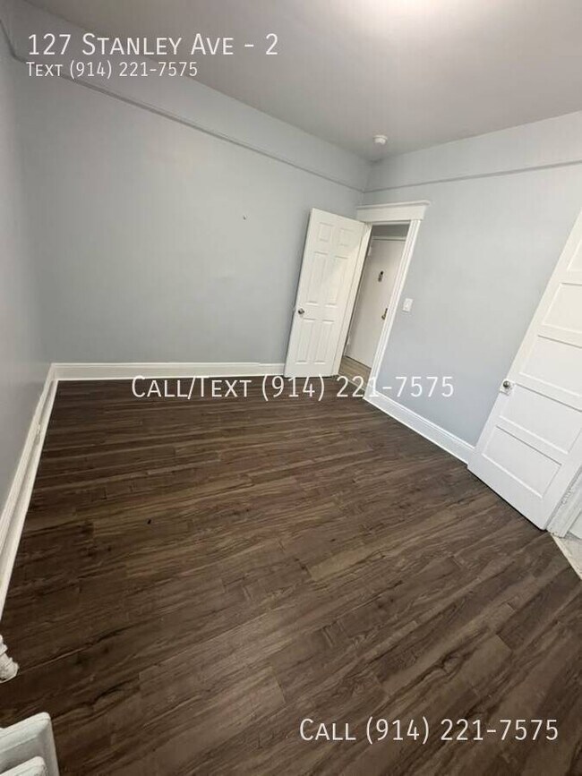 Building Photo - 127 Stanley Ave