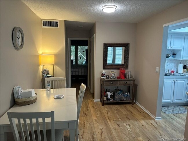 Building Photo - 2929 SE Ocean Blvd